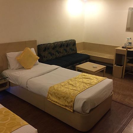 Hotel Amer Palace Бхопал Экстерьер фото