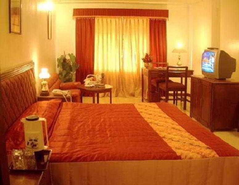 Hotel Amer Palace Бхопал Экстерьер фото