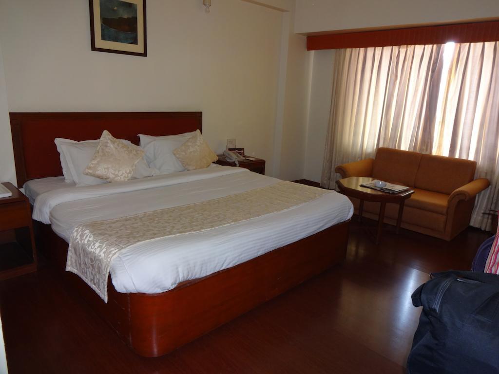 Hotel Amer Palace Бхопал Экстерьер фото